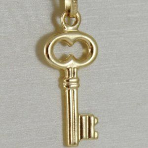 18K YELLOW GOLD FLAT KEY SMOOTH PENDANT CHARM
